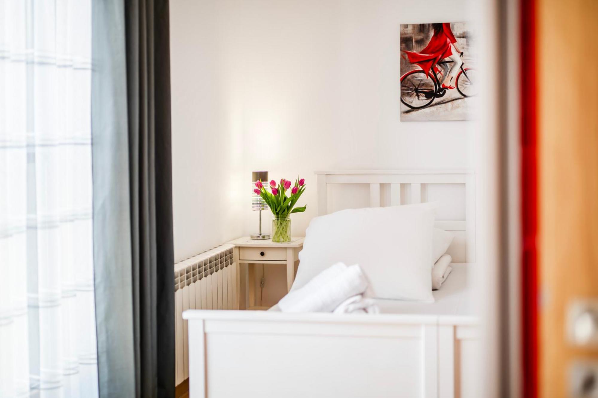Ferienwohnung Neapol Parking Gratis Moxy Te&Am Cracow Krakau Exterior foto